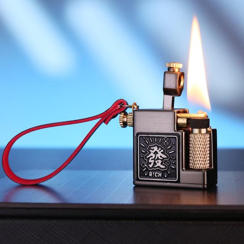 Accendino Quadrato Mini CHIEF  - Fire Starting Kit recensione e prezzo