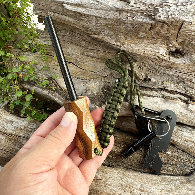 Nuovo Accendifuoco da Esterno  - Magnesium Fire Starter recensione e prezzo
